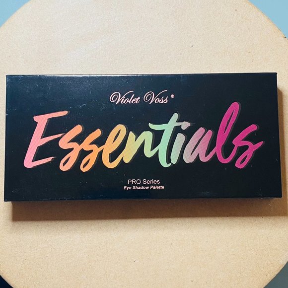 NEW | Violet Voss Cosmetics | Essentials Eye Shadow Palette - Picture 4 of 7